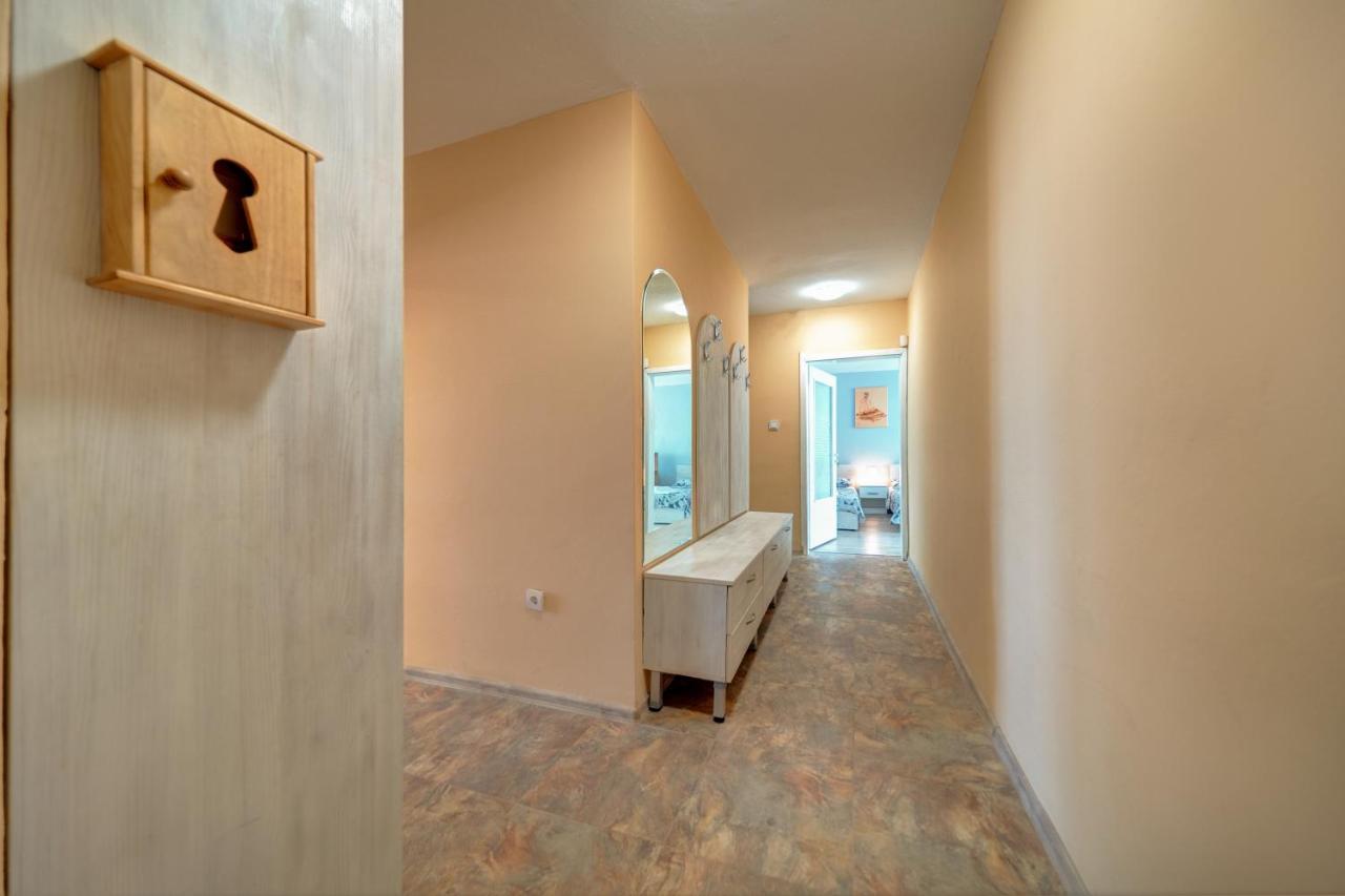 בורגאס Daisy - 3 Room And Kitchen Apartment In Lazur מראה חיצוני תמונה
